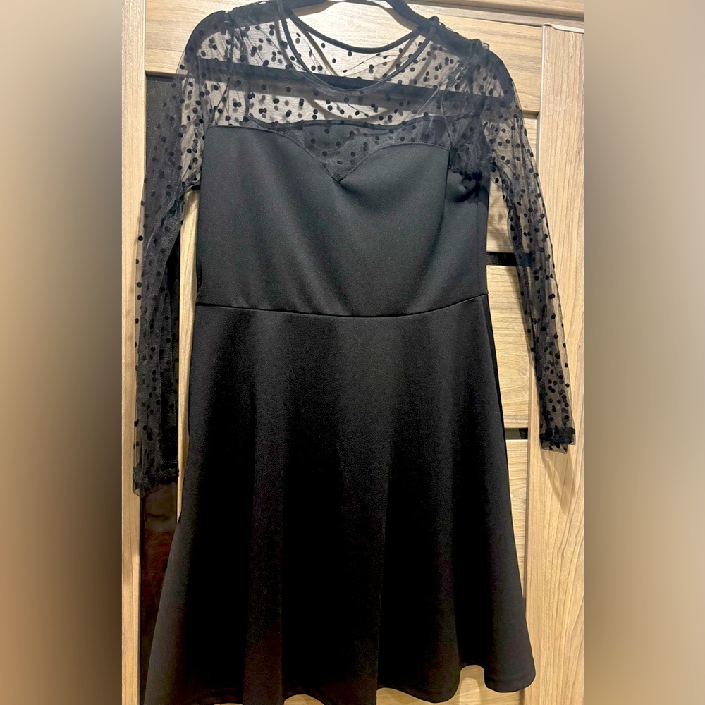 Black mesh sleeve mini dress size LG